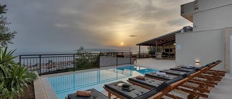 Et oppvarmet basseng