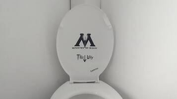 Handtücher, Seife, Toilettenpapier