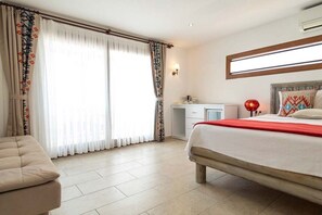 Deluxe Double Room, Sea View | Individually decorated, desk, laptop workspace, free WiFi - Mosso Boutique Hotel (Ula)