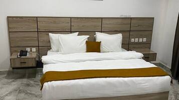 1 bedroom, individually decorated, individually furnished, desk