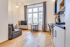 Comfort Studio Suite | Living area - RentPlanet - Lokum Vena (Wroclaw)