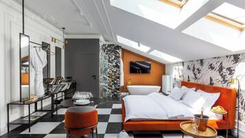 Exclusive Studio Suite, 1 Queen Bed, Non Smoking, Bathtub | 1 bedroom, premium bedding, individually decorated