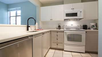 Appartement Standard | Cuisine privée | Grand réfrigérateur, micro-ondes, four, plaque de cuisson