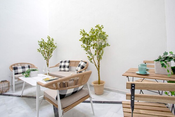 Outdoor dining - Exclusive apartment in the heart of Sevilla. Pajaritos III (Seville)