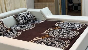 2 bedrooms, bed sheets