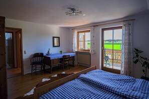 3 habitaciones, cuna de viaje, wifi gratis y ropa de cama 