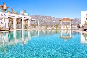 Outdoor pool, a heated pool - Luxery 4 persons apartment pool side (Las Lagunas de Mijas)
