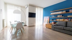 Apartment (3 Bedrooms) | Front of property - Italianway Easy - Montecatini 15 (Milan)