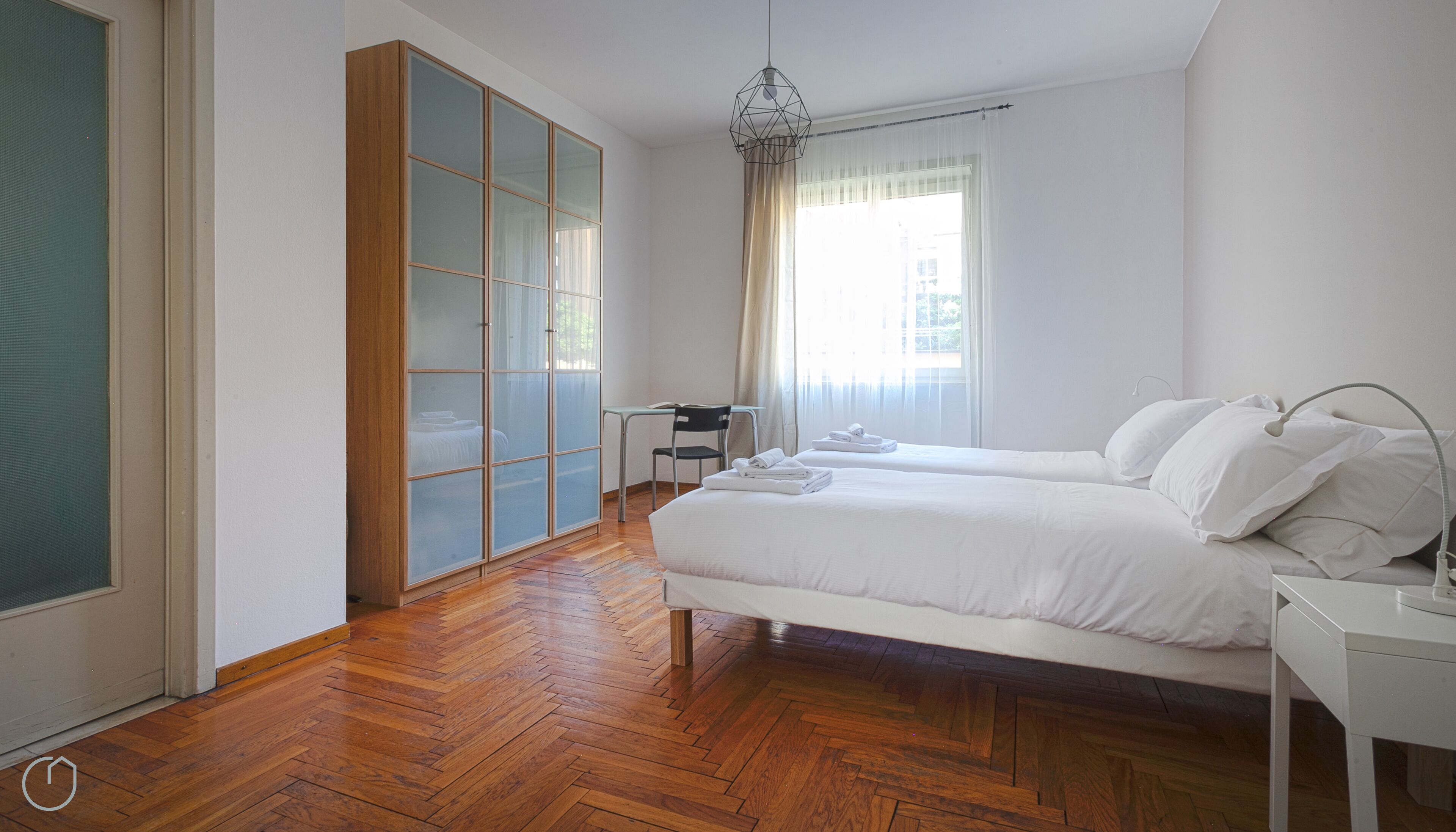 Departamento (4 Bedrooms) | 4 habitaciones y espacio para trabajar con laptop 