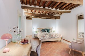 1 bedroom, iron/ironing board, bed sheets