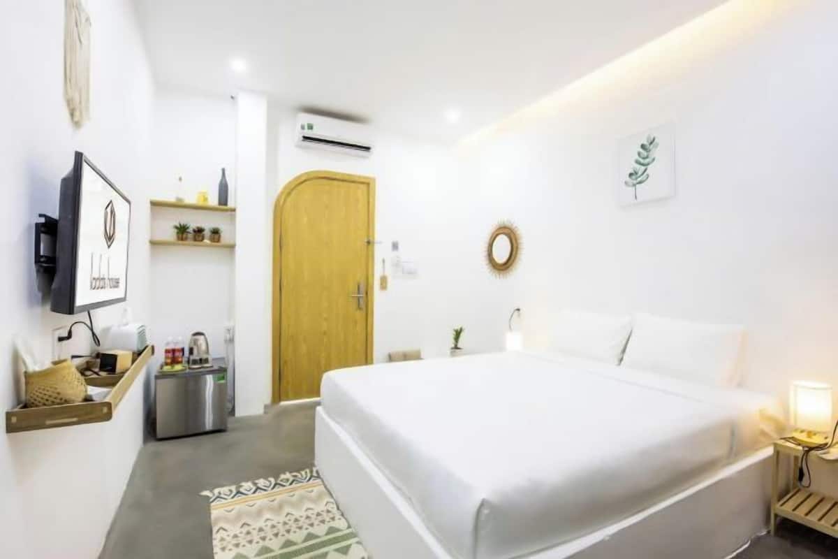 2 bedrooms, desk, blackout curtains, iron/ironing board