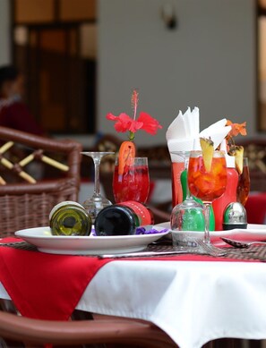 Desayuno autoservicio gratuito y diario