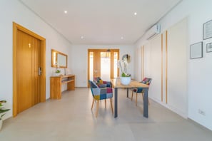 LED TV, printers - Nuova - Luxury Rooms & Apartment (Olbia)