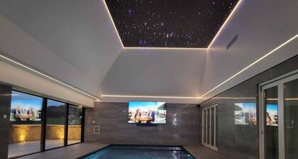 Private secluded apartment with pool, hot tub, sauna and steam room just for you