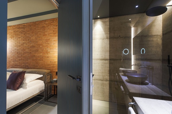 Standard Suite | 2 bedrooms, in-room safe, blackout drapes, iron/ironing board