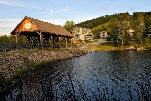 Mont Blanc Hotel & Condos