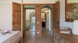 8 bedrooms, iron/ironing board, free WiFi, bed sheets - Casolare San Martino 16+1, Emma Villas (Pomarance)