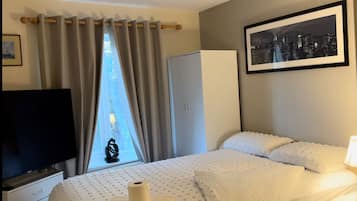 Apartment | 2 bedrooms, iron/ironing board, free WiFi, bed sheets