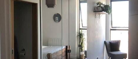 2 dormitoris, planxa i posts de planxar, wifi gratuïta i roba de llit