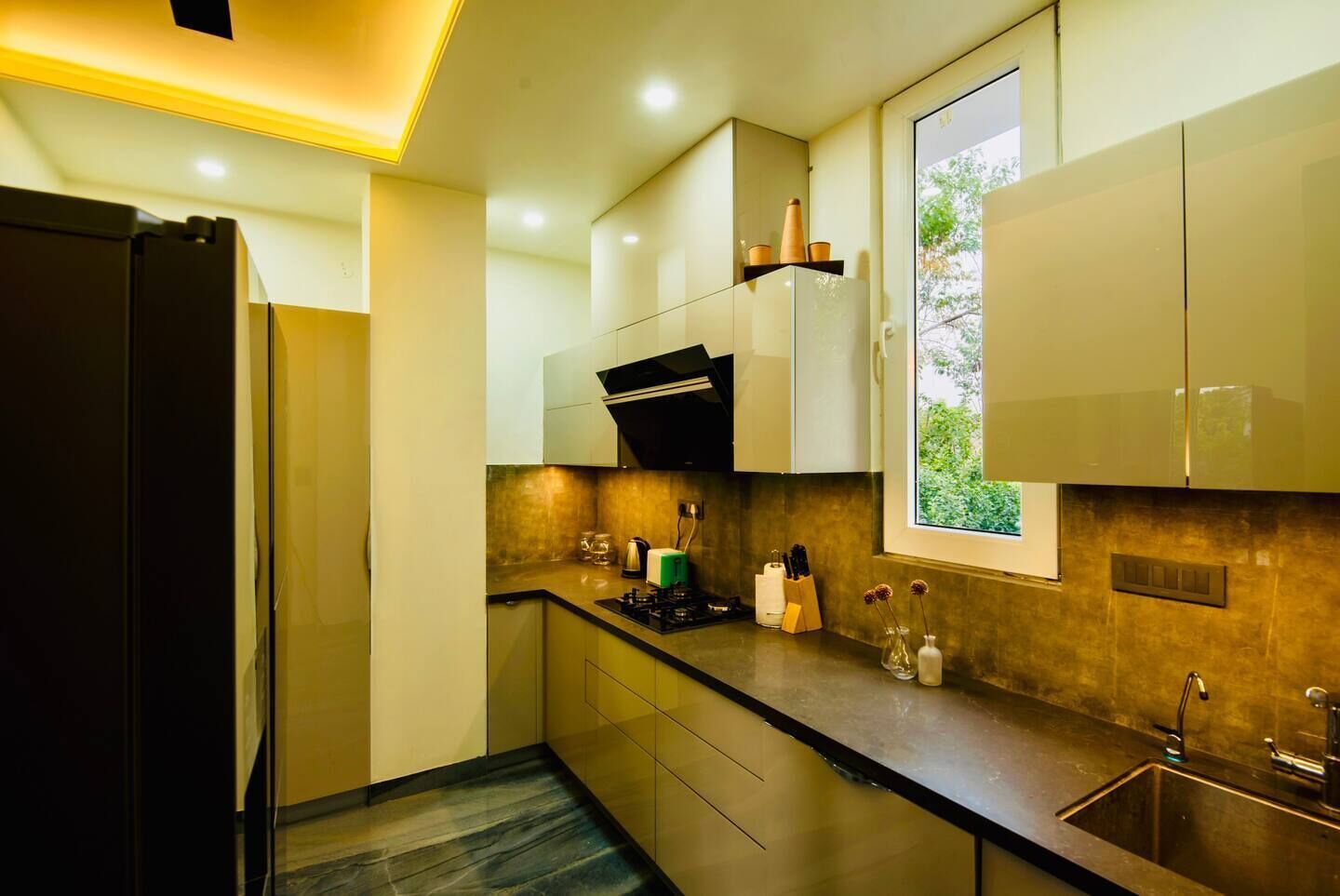 Réfrigérateur, micro-ondes, four, lave-vaisselle