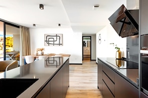 Fridge, microwave, oven, stovetop - Luxery 8 Persons Apartment with sea view (Las Lagunas de Mijas)
