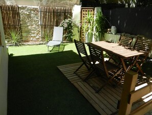 屋外ダイニングエリア