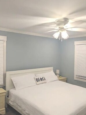 4 bedrooms, desk, iron/ironing board, travel crib