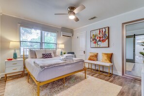 Interior - 'the Dragonfly House' - Walk to Downtown Pensacola (Pensacola)