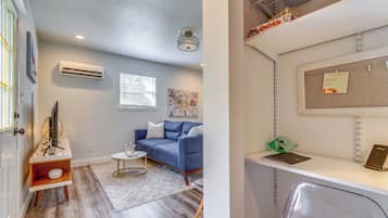 House (1 Bedroom) | Interior