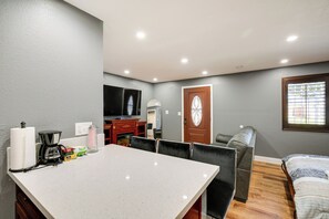 Apartment (0 Bedroom) | Interior