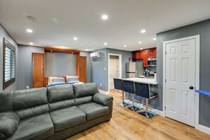 Apartment (0 Bedroom) | Interior - Hidden Gem in Hawthorne ~ 3 Mi to Sofi Stadium (Hawthorne)