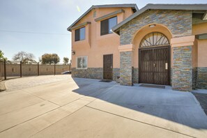 Interior - Hidden Gem in Hawthorne ~ 3 Mi to Sofi Stadium (Hawthorne)