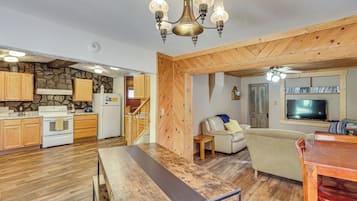 House (2 Bedrooms) | Interior