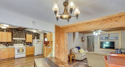 Lead Hideaway w/ Fireplace, Grill & New Deck!