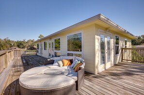 Terrace/patio - Spacious Lake Livingston Home w/ Decks & Fire Pit! (Livingston)