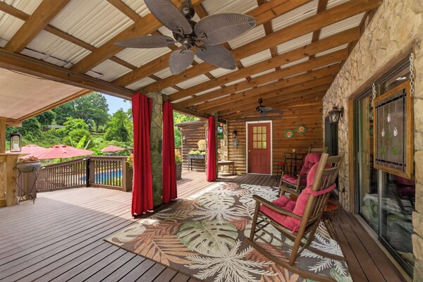 Cozy, Pet-friendly Retreat In Hickory W/ Fire Pit! - Lake Hickory, NC