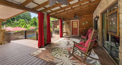 Cozy, Pet-friendly Retreat in Hickory w/ Fire Pit!