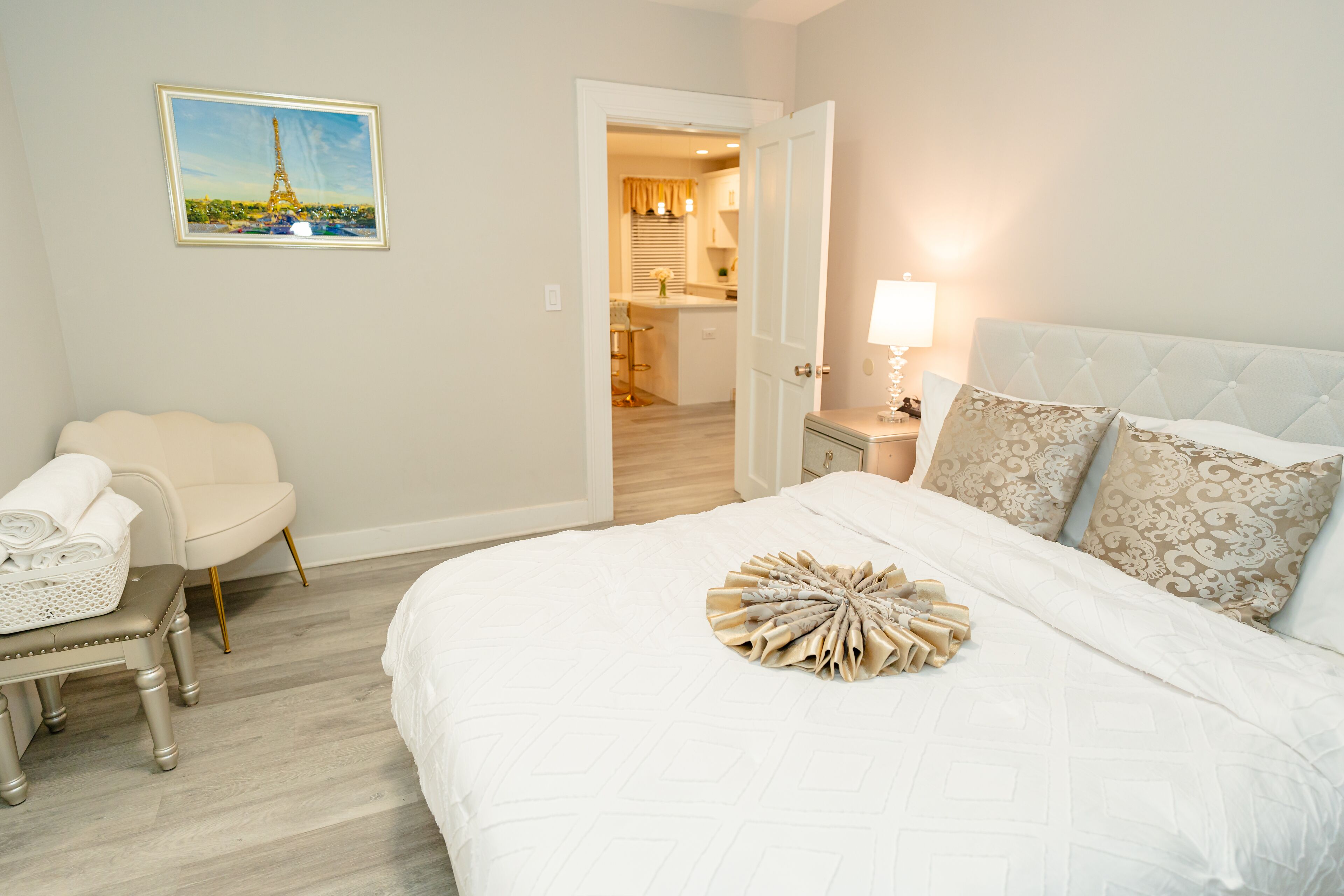 5 chambres, bureau, fer et planche à repasser, Wi-Fi gratuit