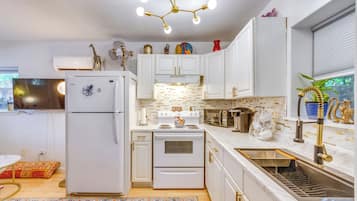 House (1 Bedroom) | Interior