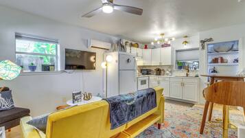 House (1 Bedroom) | Interior