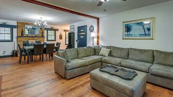 House (3 Bedrooms) | Front of property