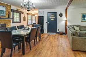 Interior - Game Nights, Bbqs & Family Fun: Union Grove Escape (Harmony)