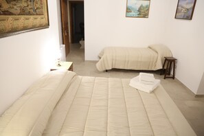 Deluxe Room | 1 bedroom, free WiFi