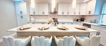 Stunning European Hideaway💝GameRoom✨Free Wine, NetFlix & Fast Wifi 💝