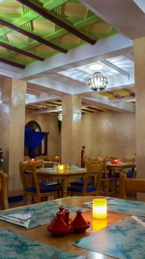 Restaurant - Sud-Est Palace guest House Kalaa m'gouna (Ait Sedrate Sahl El Gharbia)