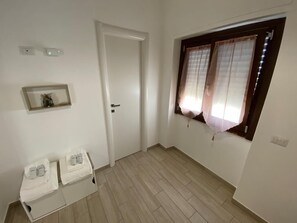 Ropa de cama de alta calidad y tabla de planchar con plancha