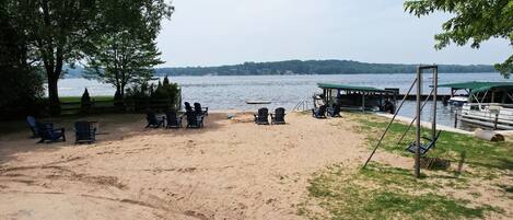 Liegestühle, Strandtücher