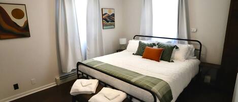 2 bedrooms, iron/ironing board, free WiFi, bed sheets