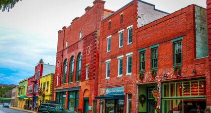 2BR/1BA Cozy Retreat near Timberline slopes