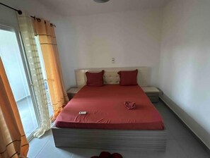 1 chambre, fer et planche à repasser, Wi-Fi, draps fournis